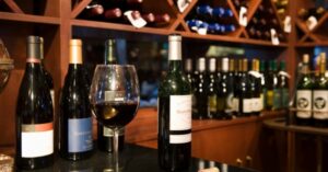 כמה עולה בקבוק יין ולמה חשוב לנסות יינות חדשים